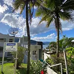 Apartamento Ubatuba Vista para o mar e pé na areia - Praia das Toninhas