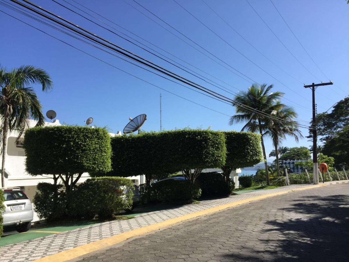 Vista O Mar E Pe Na Areia - Toninhas