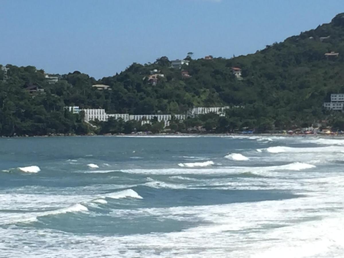 Vista O Mar E Pe Na Areia - Toninhas *